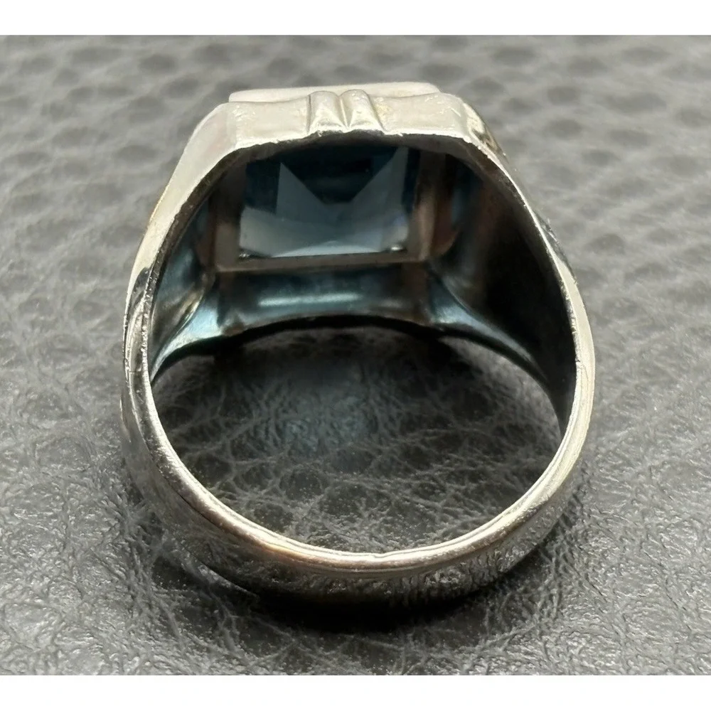 Vintage Men's 18K HGE White Gold Electroplate Blue Glass Signet Ring Size 11.5